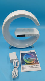 Lámpara de mesa, luz LED RGB, con cargador inalámbrico MagSafe.