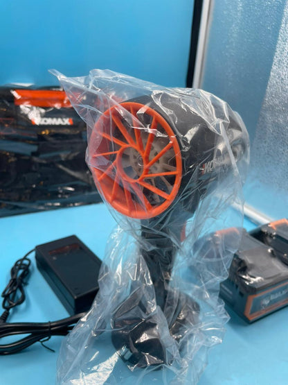 Soplador de hojas inalámbrico KOMAX, tubo soplador y 2 baterías.