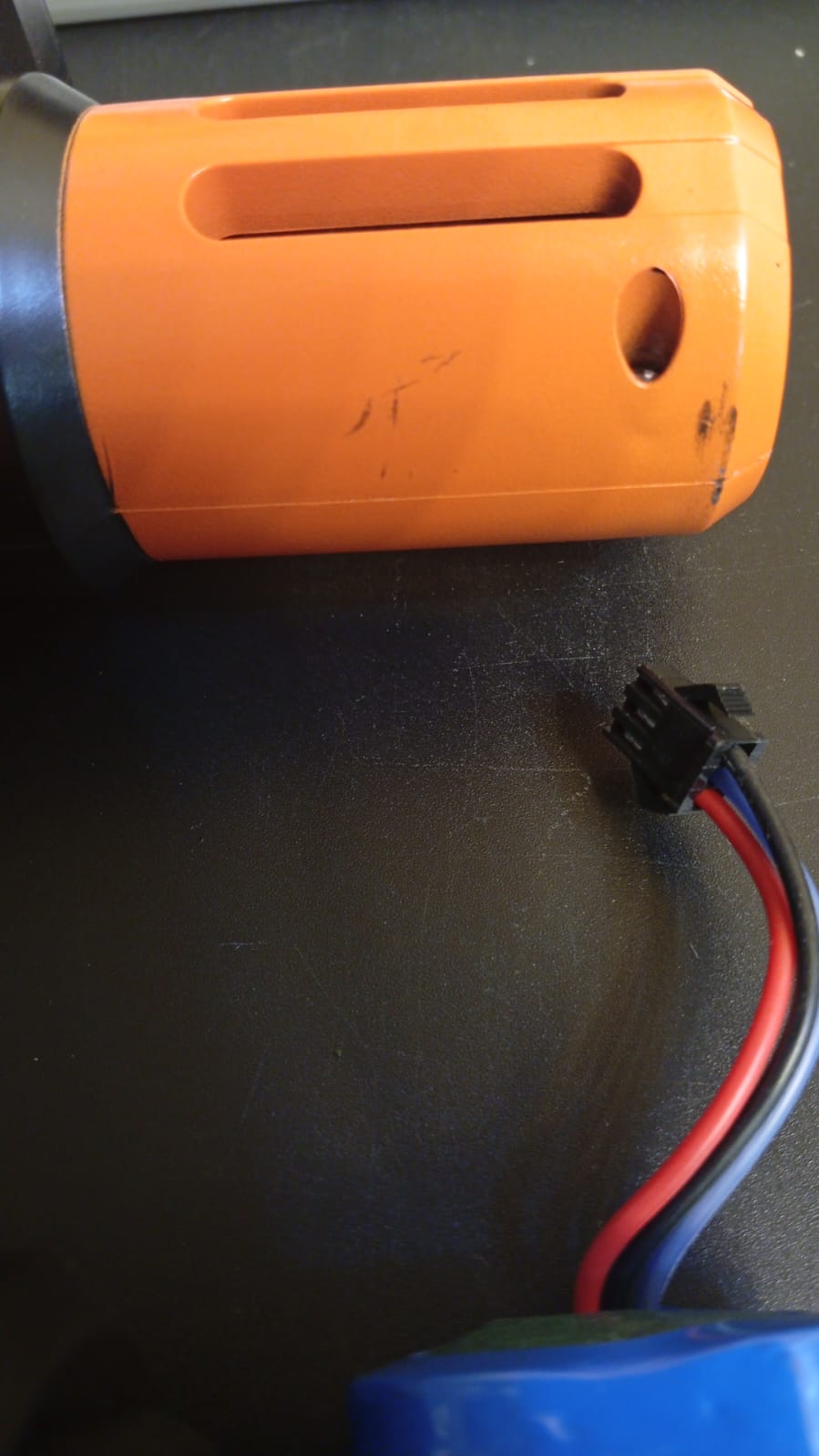 Pistola eléctrica de juguete, balas blandas de alta velocidad. (USADO).