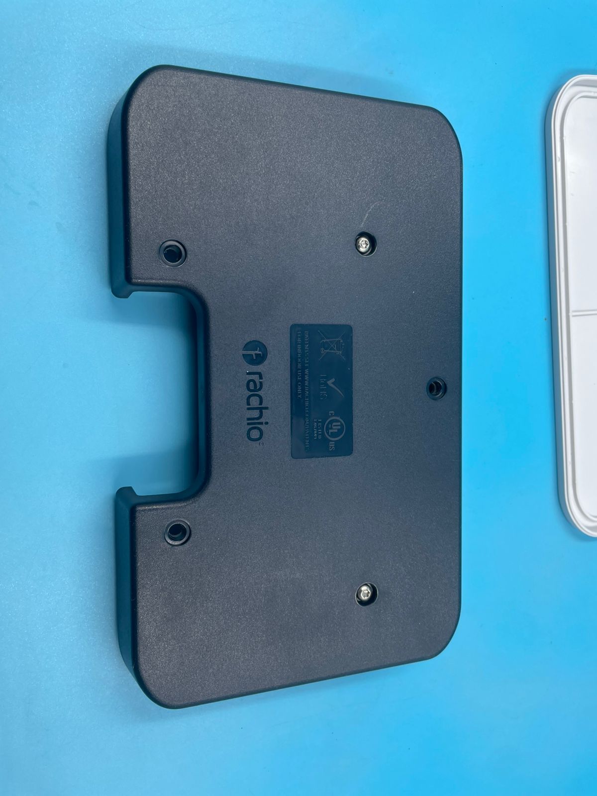 Rachio Controlador de rociadores, 16 zonas, blanco.