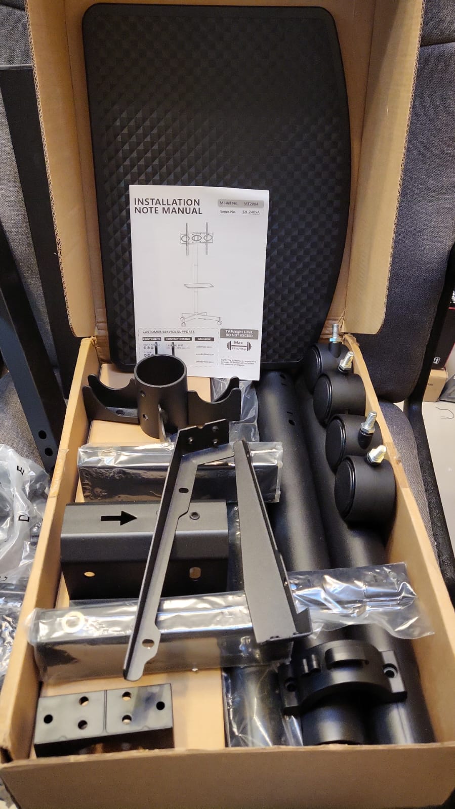 Soporte de TV con ruedas para televisores de pantalla de 23 a 60", MT2004