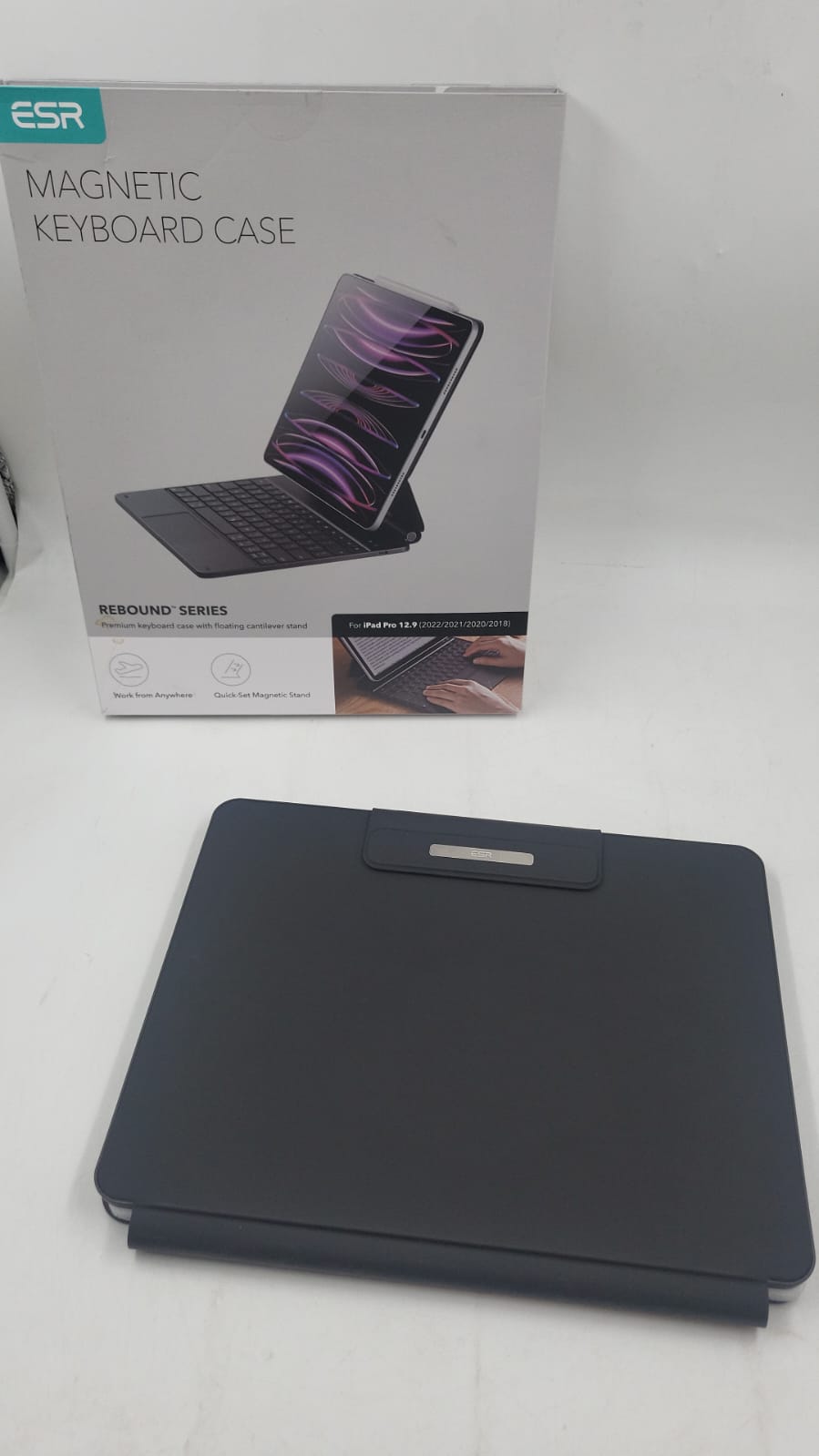 ESR - Funda con teclado para iPad Pro de 12.9 " magnética desmontable