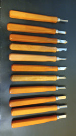 Kit de tallado en madera, 10 cuchillos, 11 cinceles, con bolsa (DETALLE USO)