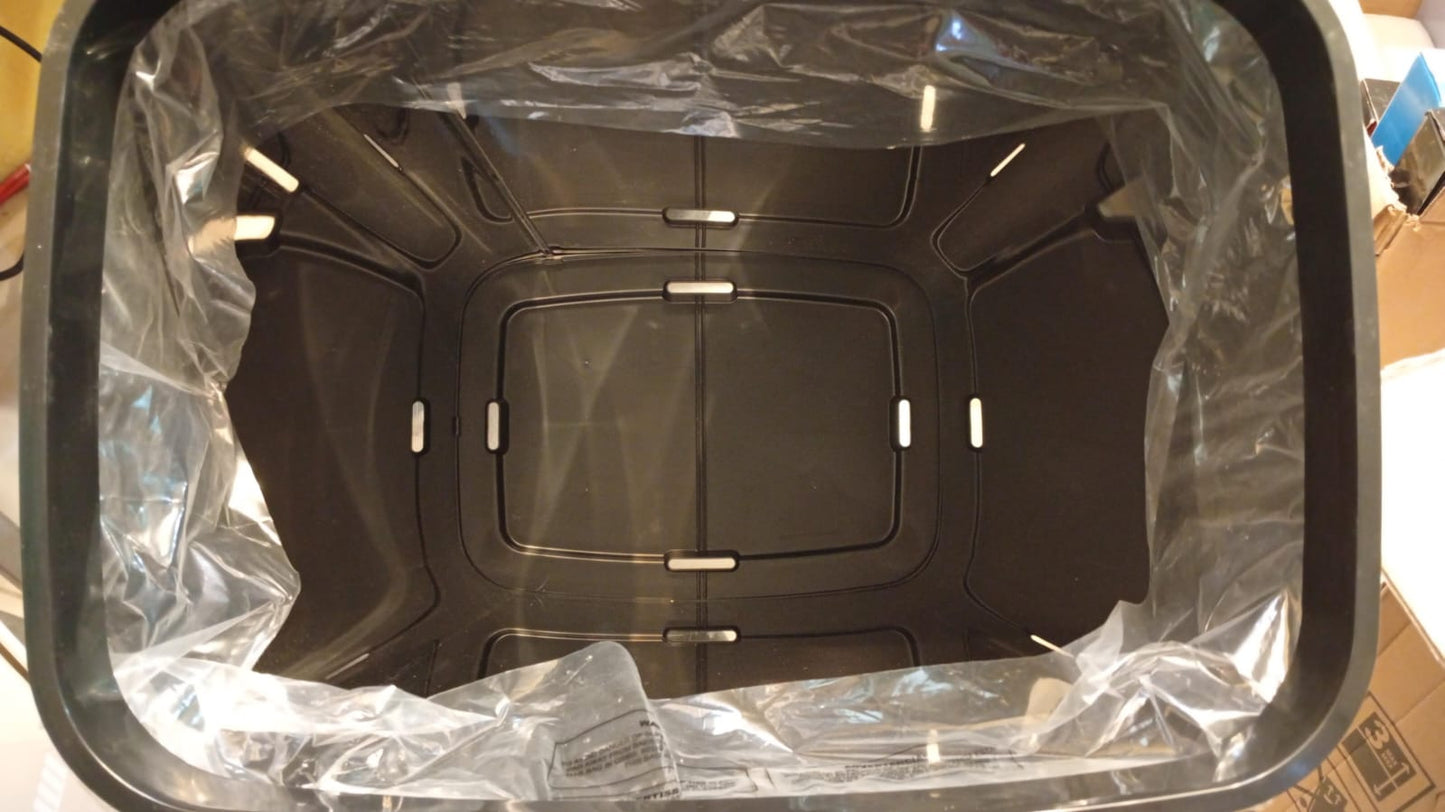 Basurero automático de 13 galones, Acero inoxidable, Insignia.(USADO).