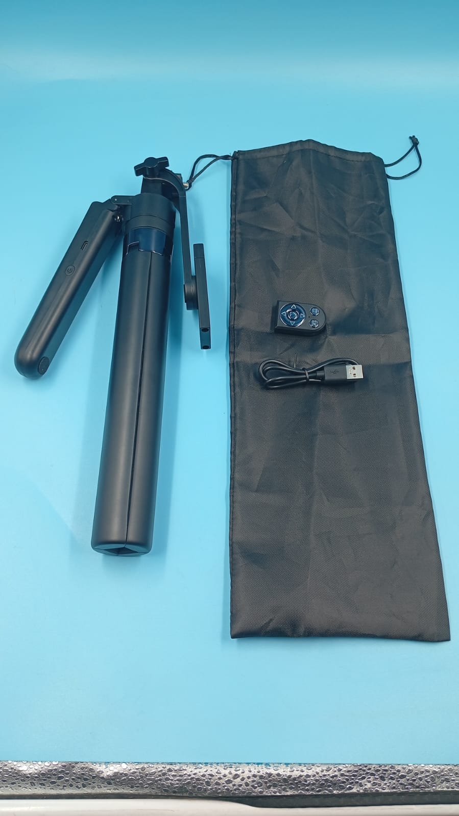 Trípode para selfie con seguimiento automático de cara, (USADO).