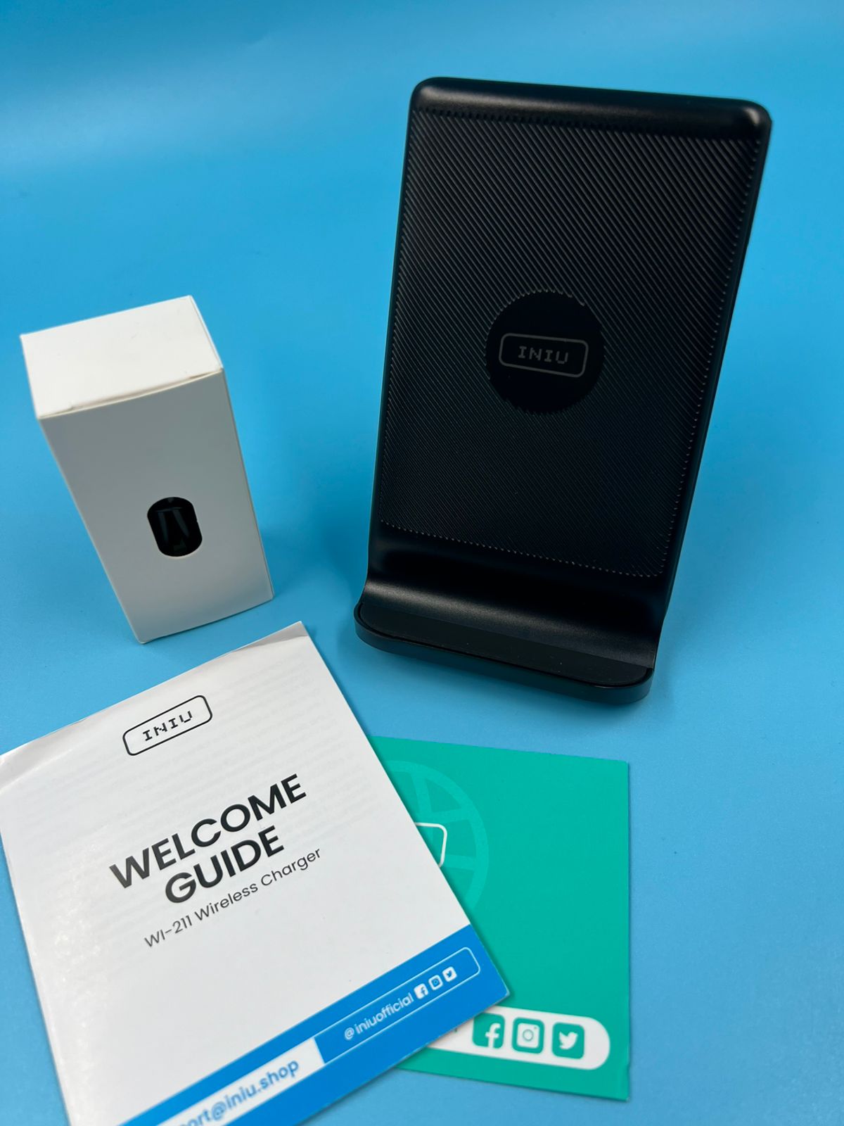 Cargador inalámbrico INIU WI-211 base de carga inalámbrica