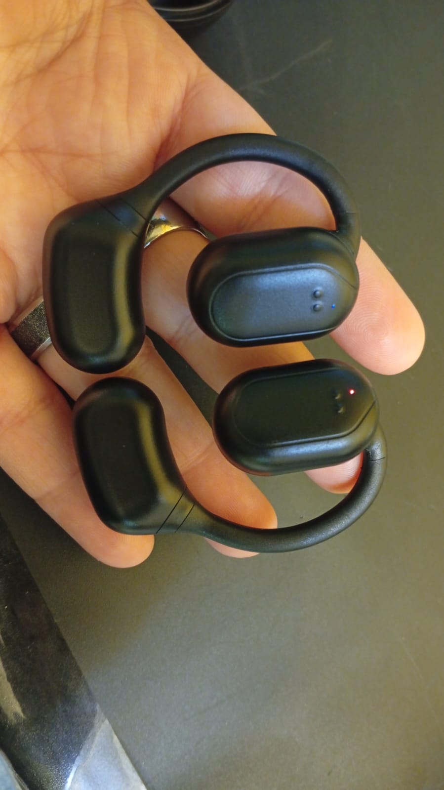 Auriculares Bluetooth 5.3, diseño abierto de gancho, (USADO).