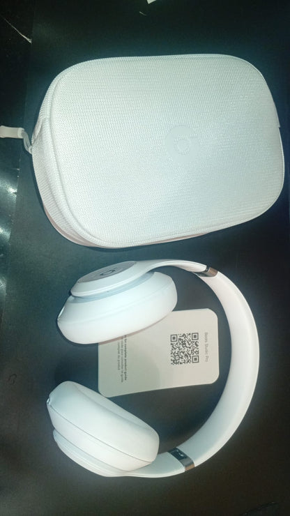 Audífonos Bluetooth Beats Sudio Pro, compatibilidad con Apple y Android.