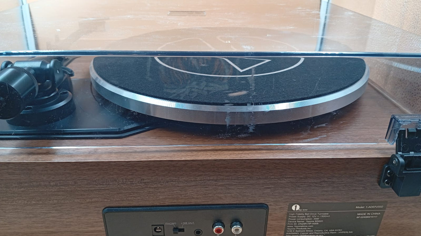 Tocadiscos De Transmisión Por Correa 1 By One, (USADO CON DETALLE).