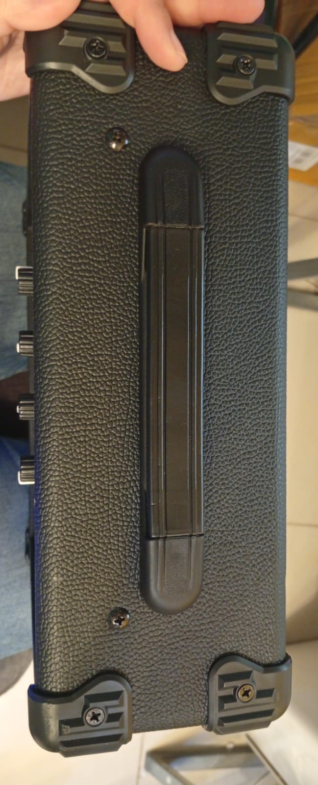 Amplificador de guitarra eléctrica de 20 W, portátil,(USADO).