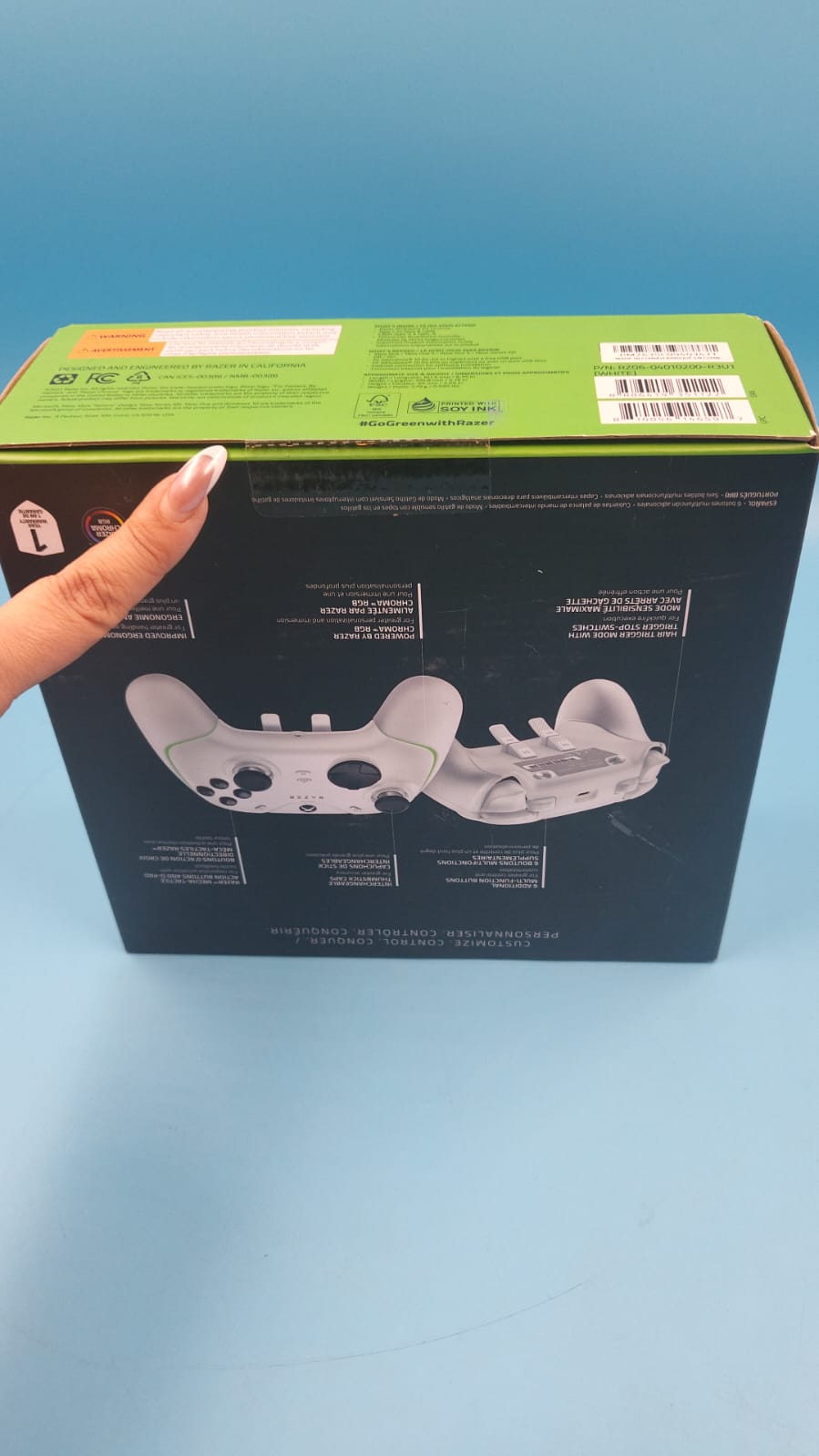 Mando profesional con cable Razer Wolverine V2 Chroma para Xbox