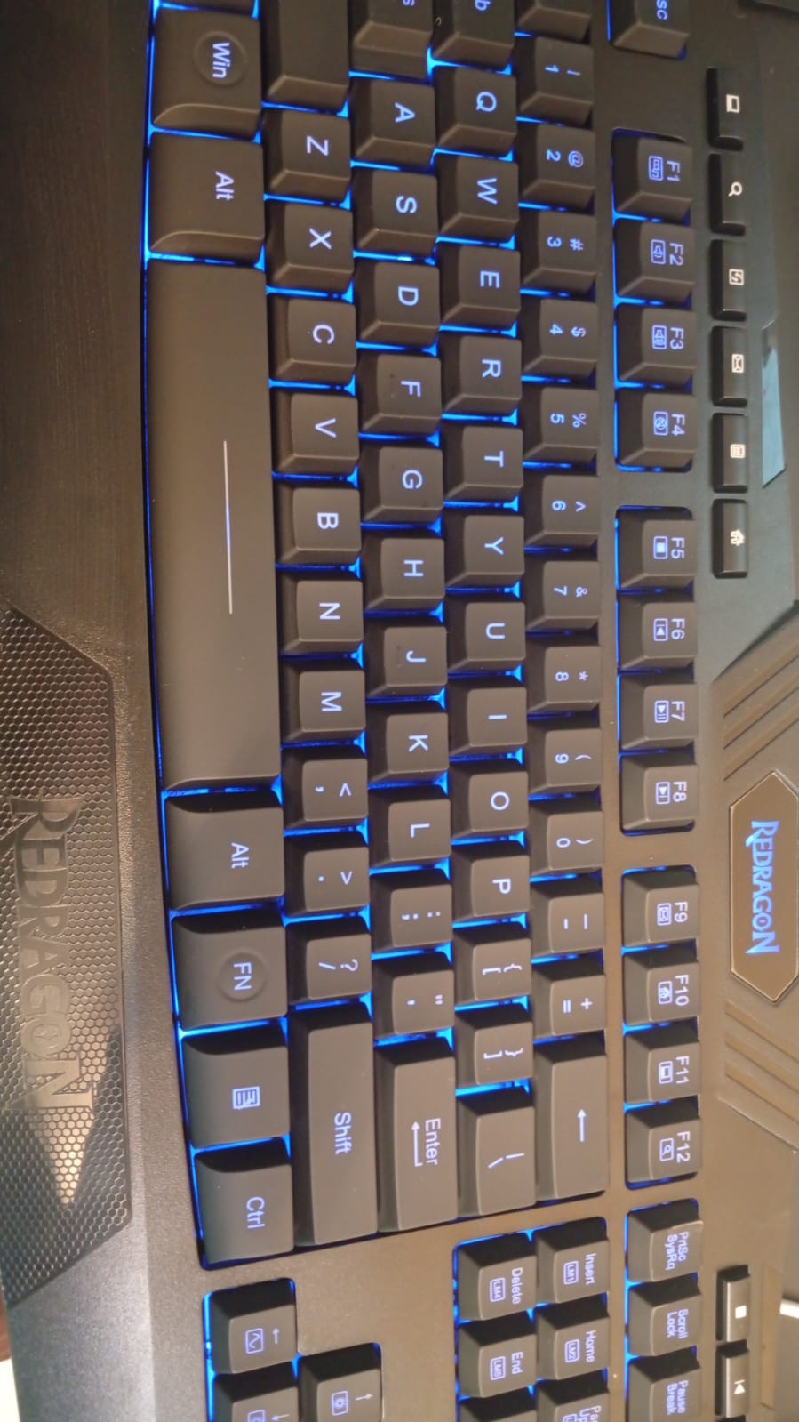 Teclado y mouse inalámbrico para juegos , RGB, Redragon (USADO).