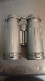 Binoculares HD de 12 x 42, trípode y adaptador de trípode.
