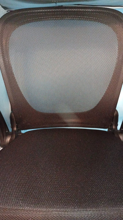 Silla de piso CoVibrant ergonómica plegable respaldo de malla, posabrazos