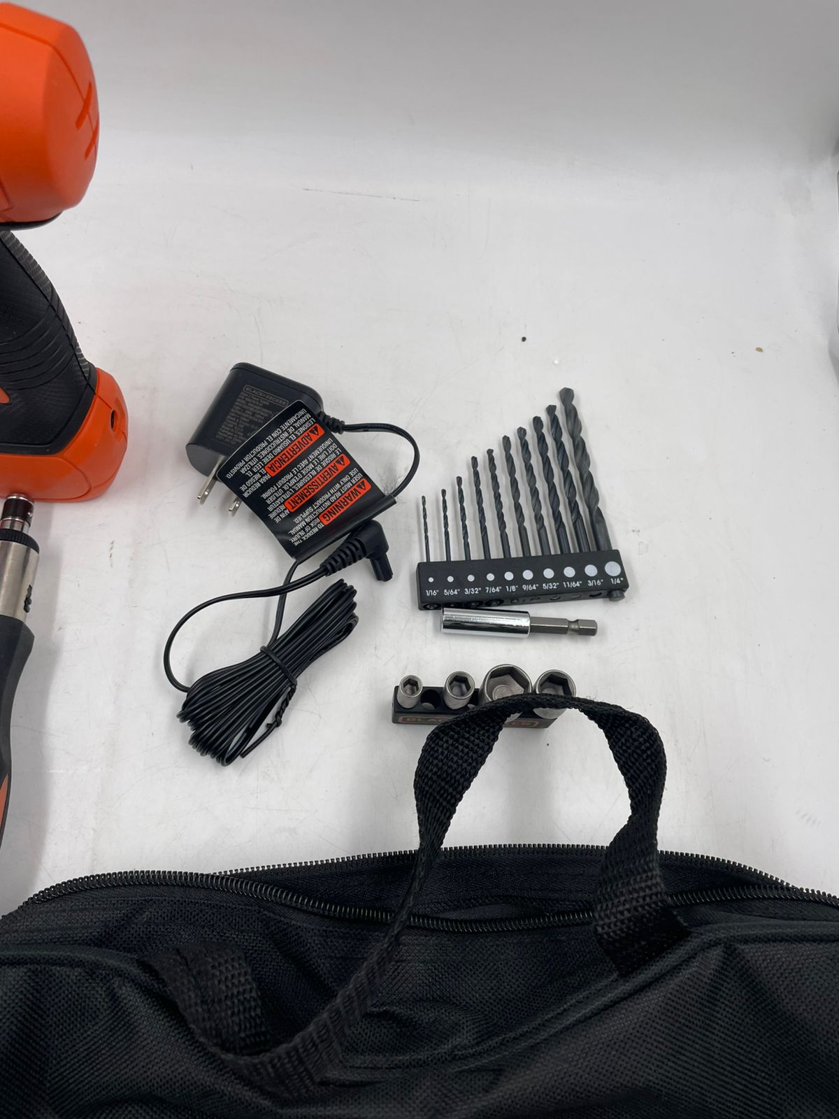 Taladro inalámbrico BLACK+DECKER 8 V Máx. (BDCD8C)