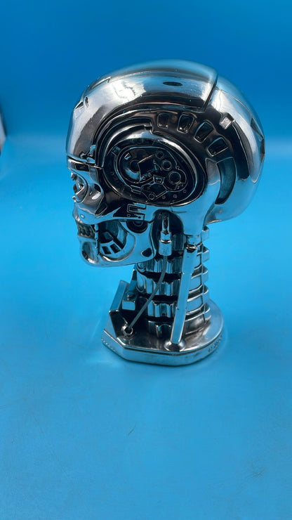 Nemesis Now Terminator - Estatua con  Compartimiento Secreto.