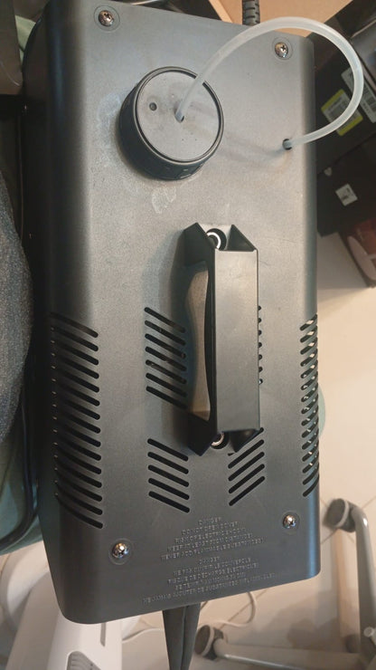 Máquina de nieve 1byone de 650 W con control remoto con cable (USADO)