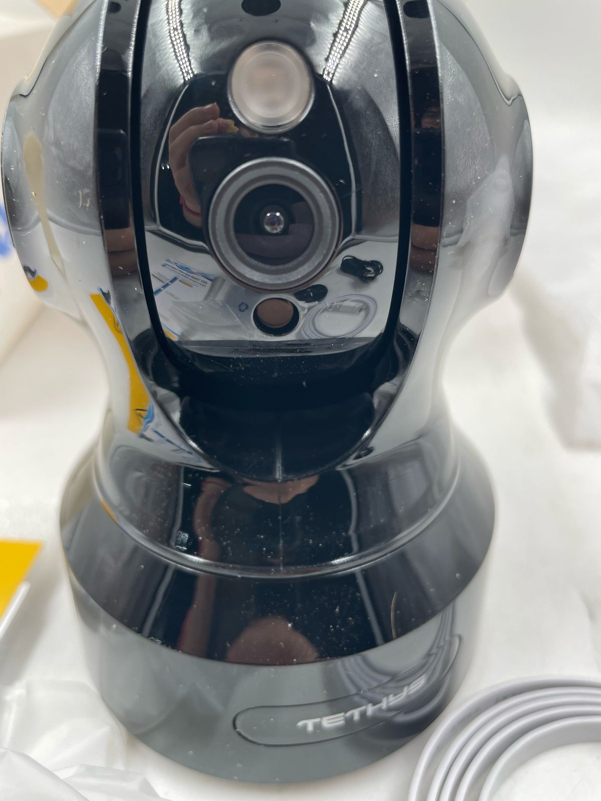 Cámara de Seguridad Inalámbrica TETHYS 1080P.