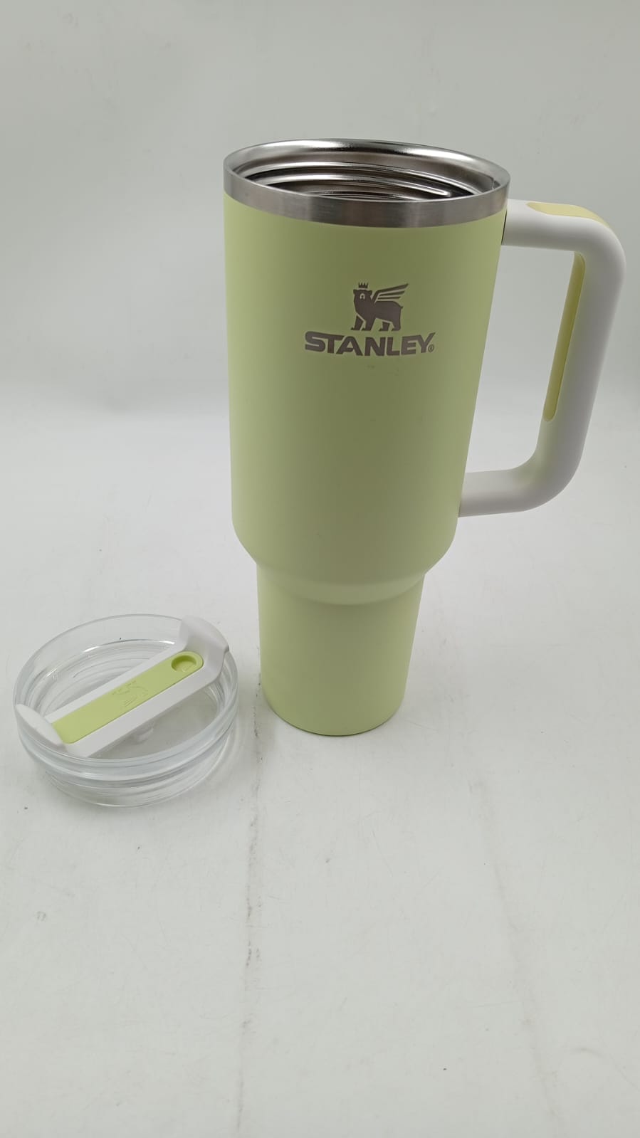 Vaso STANLEY Quencher H2O de 40oz, FlowState, color citron(USADO).