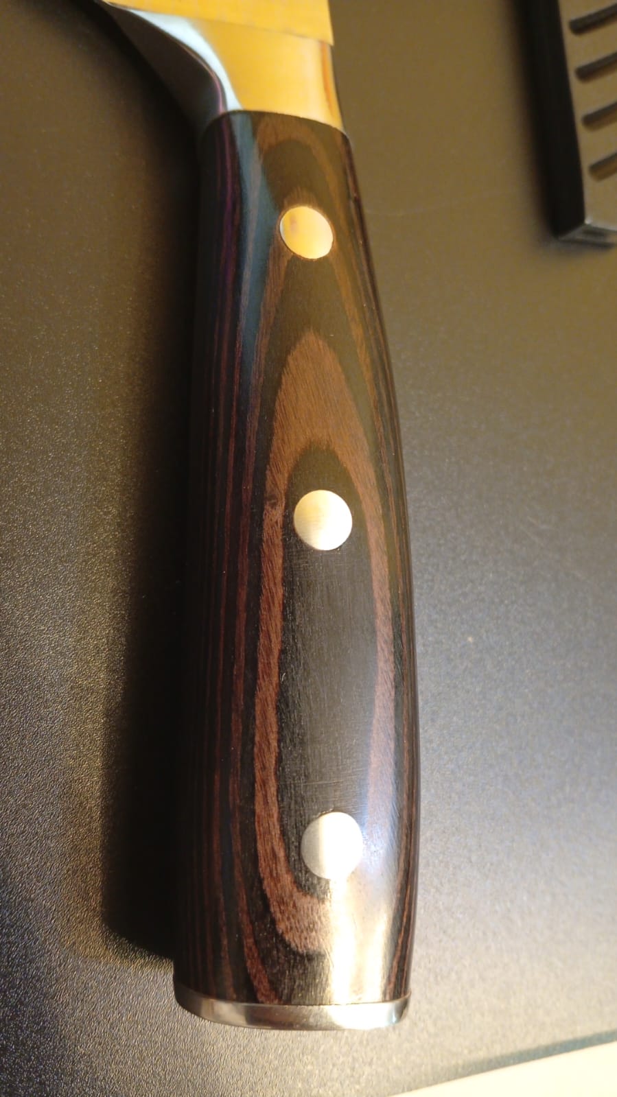 Cuchillo de cocina de acero inoxidable, patron Damasco.