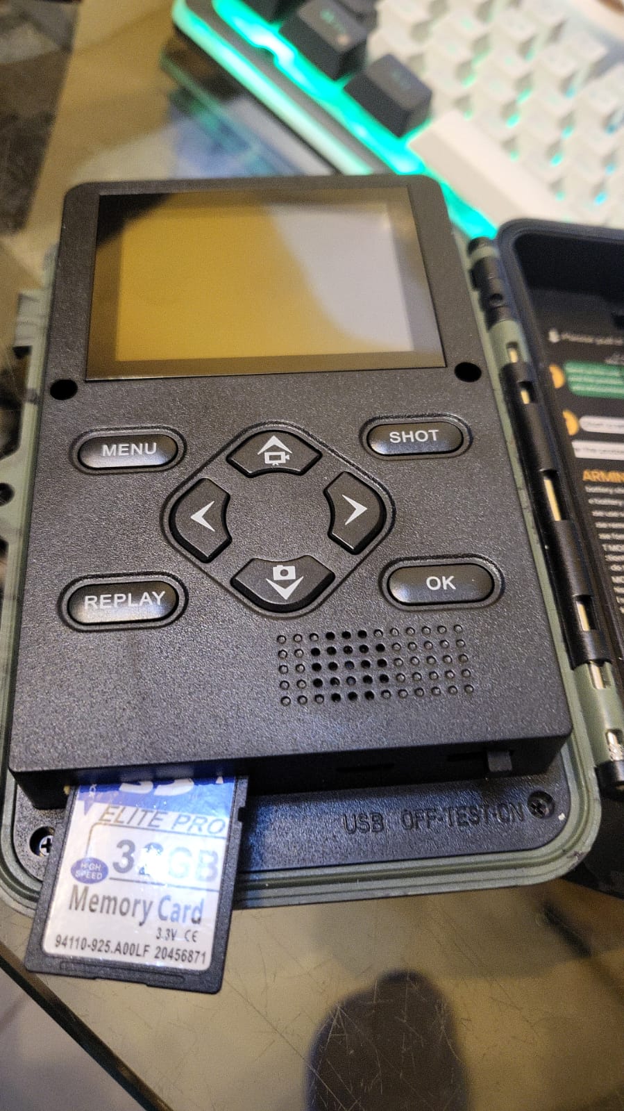 Cámara de rastreo Vikeri 4K de 32 MP con visión nocturna, IP66 con 40 LED infrarrojos sin brillo