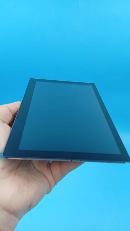 Pantalla integrada OLED Waveshare de 7", 1024 × 600 con función táctil.