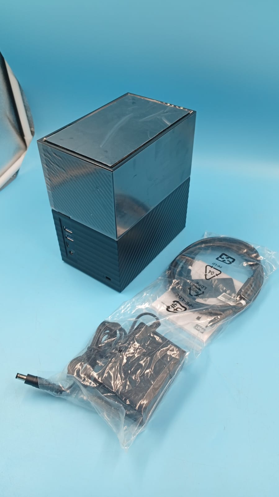 Disco duro externo, WD My Book Duo, RAID de 16TB.