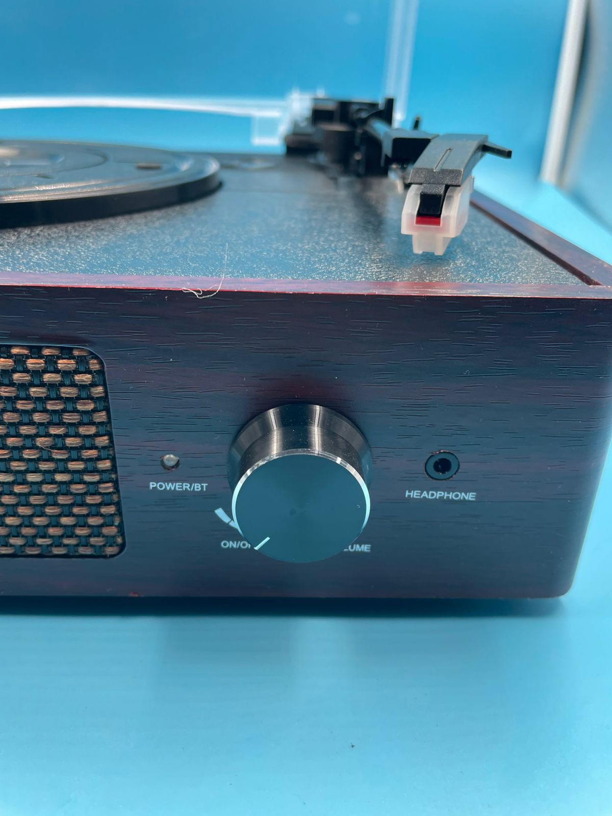 Tocadiscos de vinilo con receptor Bluetooth integrado.