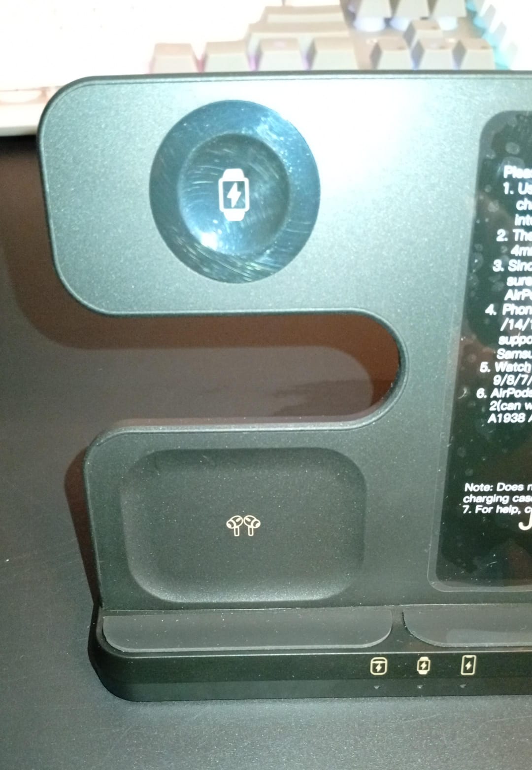 Estación de Carga inalámbrica, 3 en 1, Jargou.(USADO).