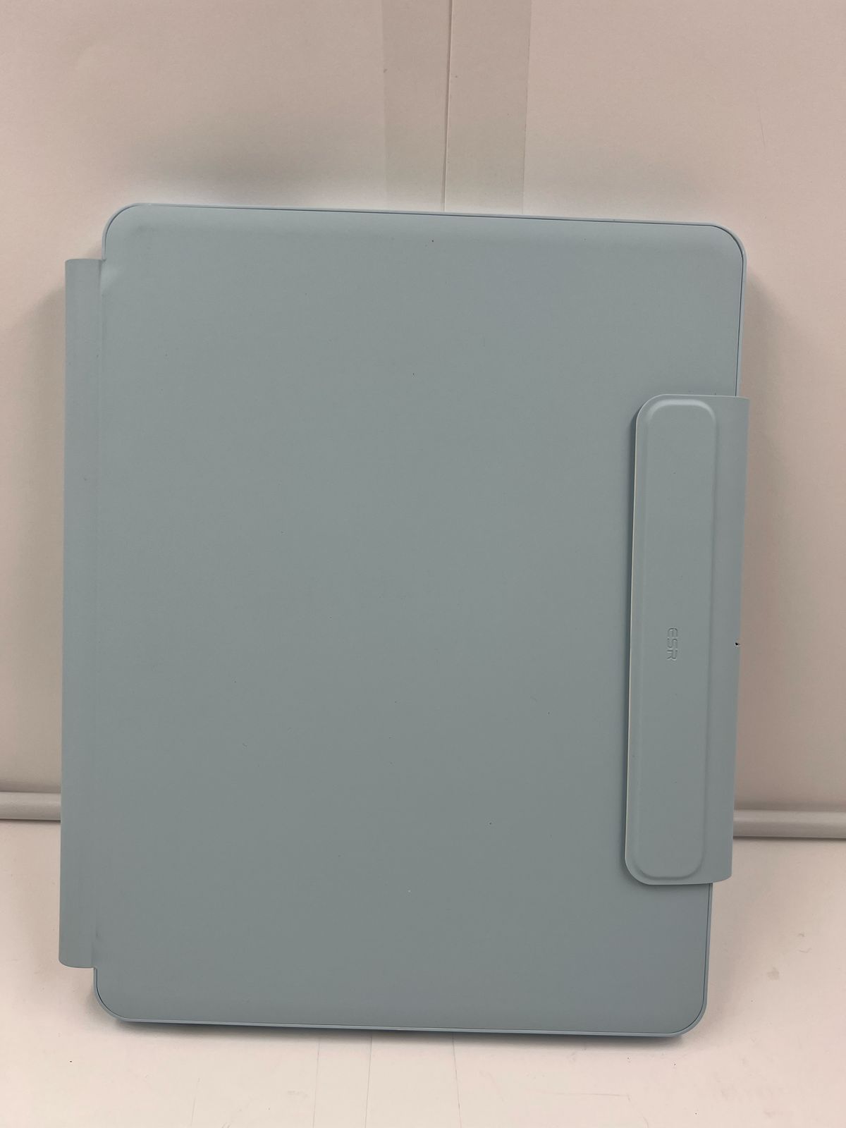 ESR Funda extraíble teclado iPad Air 13" OPENBOX