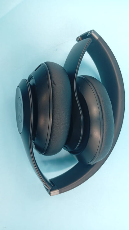 Auriculares Beats Studio Pro, cancelación de ruido, (USADO).