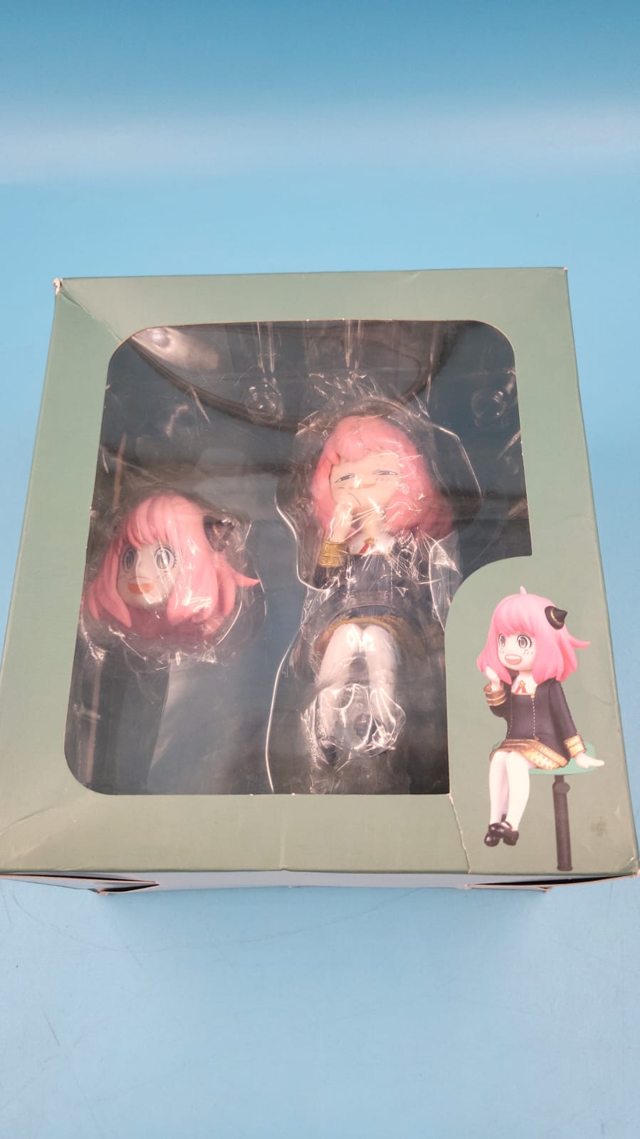 Figura de anime Anya Forger para salpicadero de coche, DETALLE EN CAJA