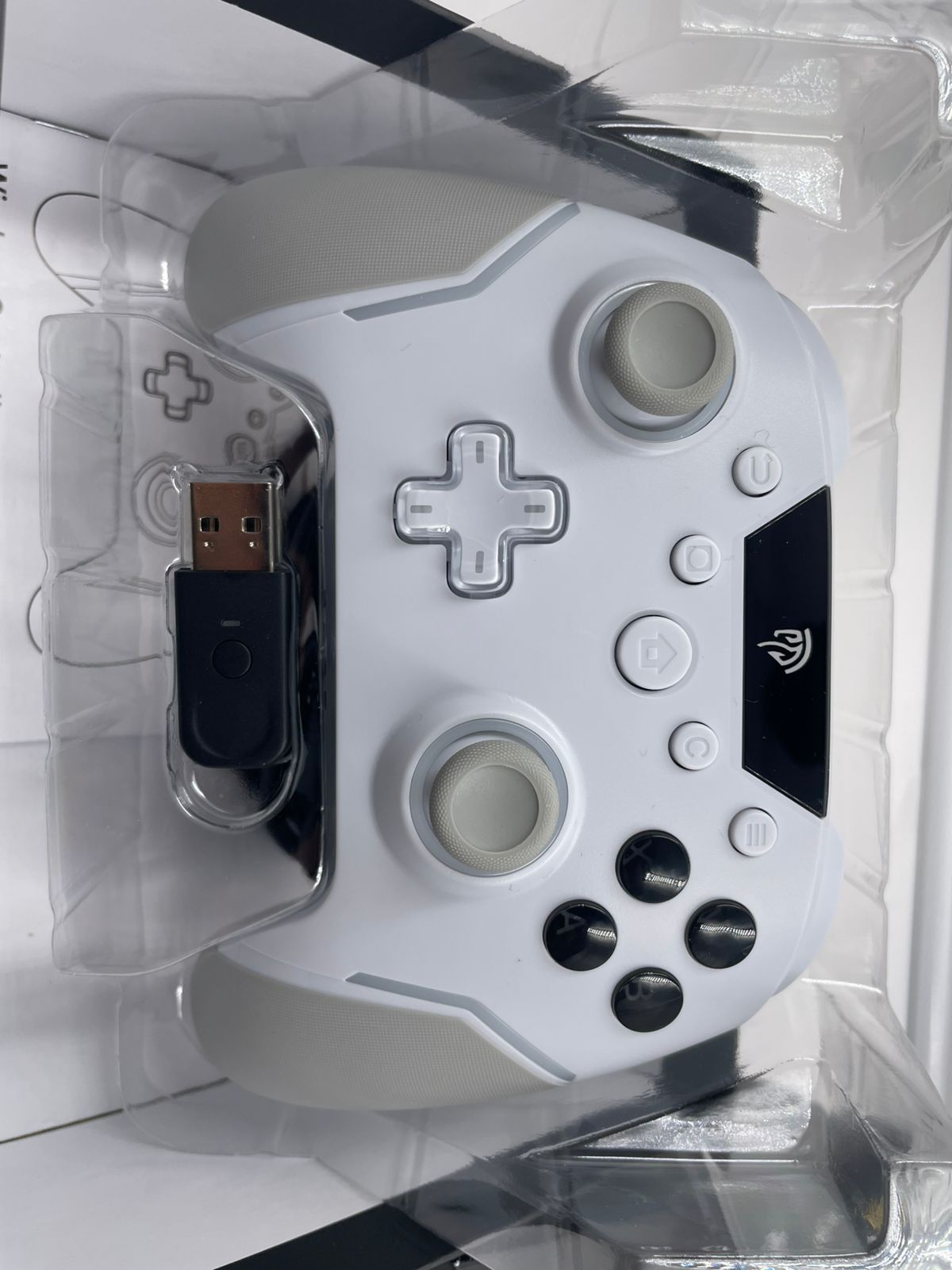 Mando inalámbrico para juegos EasySMX X20 con retroiluminación RGB.