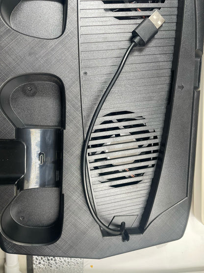 Base de carga para PS5 con ventilador de succión (USADO).