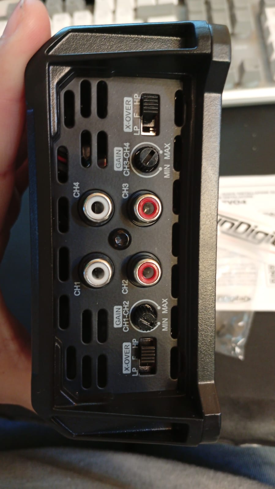 Amplificador estéreo digital, 4 OHMS, Soundigital 800.4 (USADO).