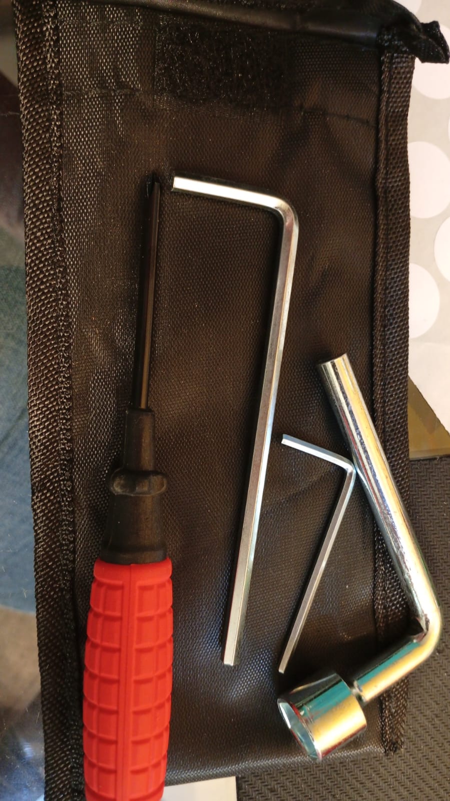 Tijeras de podar eléctricas, recargable, 2 baterias, (USADO).