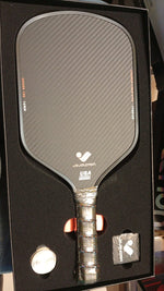 Pala de Padel Jojolemon, fibra de carbono, núcleo de polímero Shark Power.