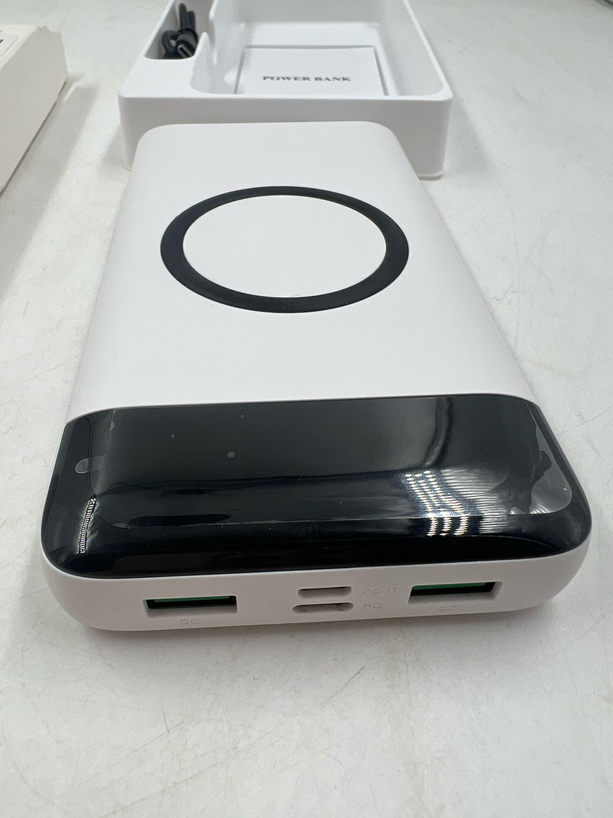 Cargador portátil inalámbrico 30800mAh