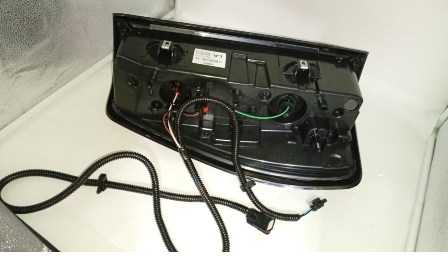 Faro Trasero Para Gmc Sierra, Lado Del Conductor, Con Focos.