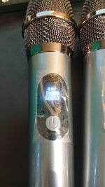 Máquina de karaoke Bluetooth, Moyleaf, con dos micrófonos inalámbricos.