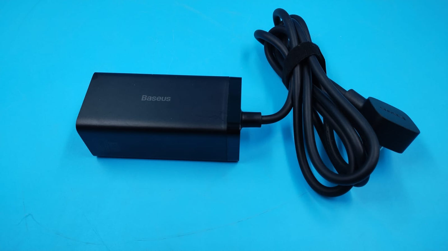 Estación de carga Baseus GaN5 de 4 puertos, 67 W (USADO)