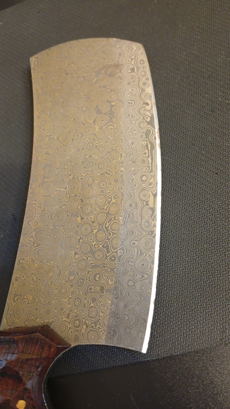 Cuchillo de carnicero, Damasco, hecho a mano, con funda.