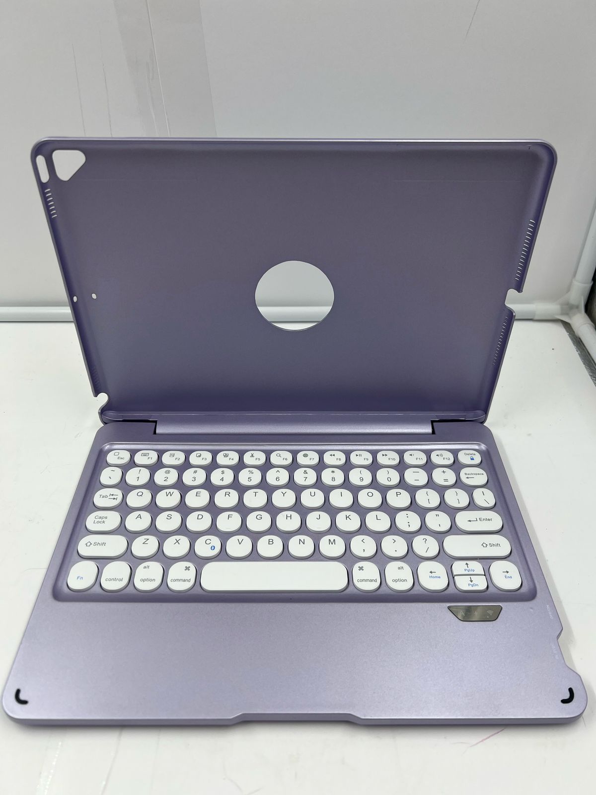 Funda iPad de 9/8/7 gen con teclado Bluetooth 10.5" (USADO)