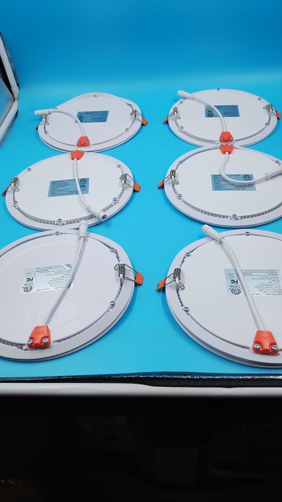 12 luces LED empotrables AMICO de 7" y 5CCT en 1