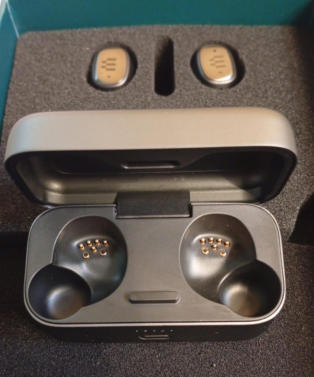Auriculares inalámbricos híbridos para juegos, Bluetooth, USB-C.(USADO)