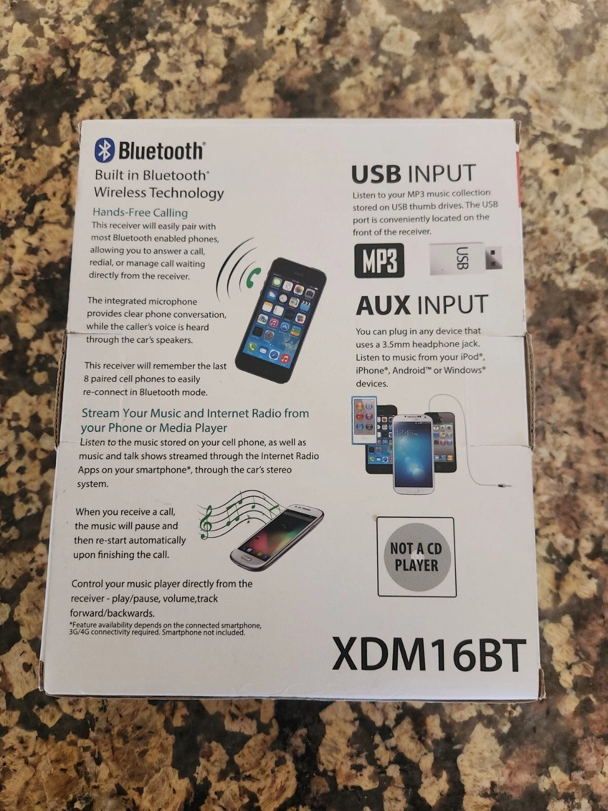 Receptor de medios digitales doble AM/FM para automóvil.