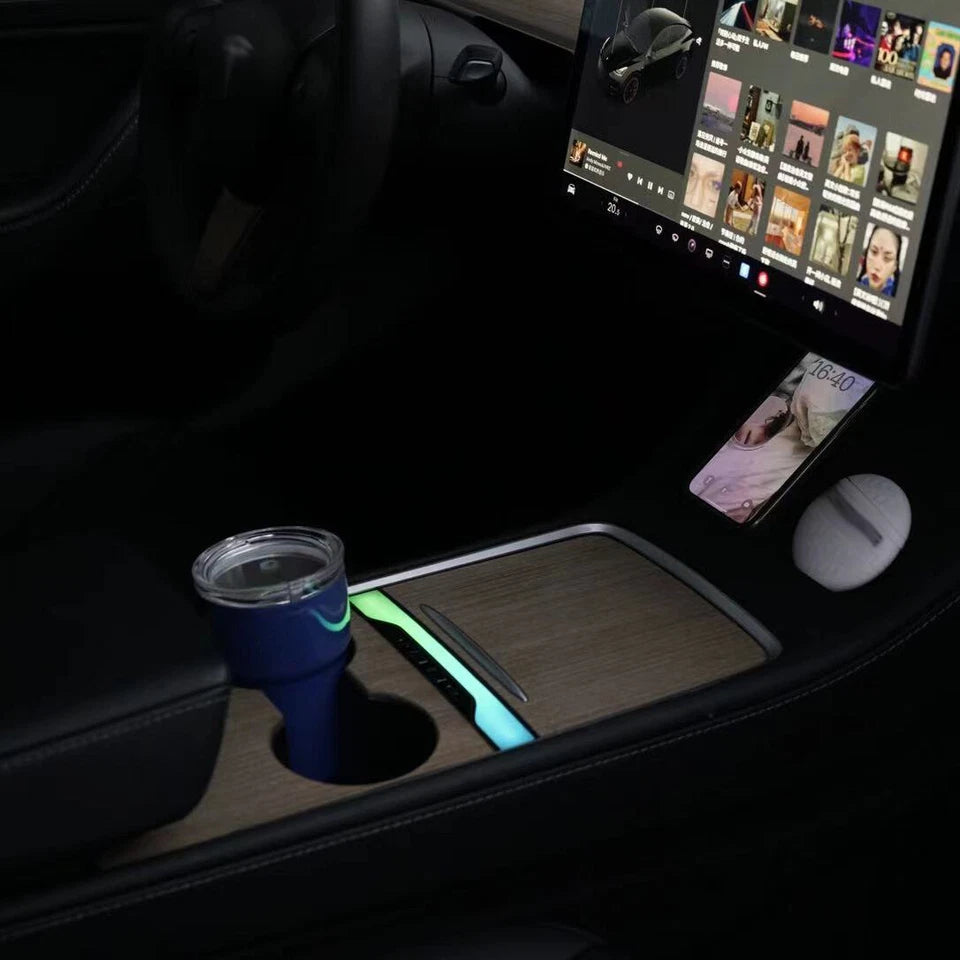 Model y Hub USB con Tesla Ambient Lighting Modelo 3 consola central. USADO